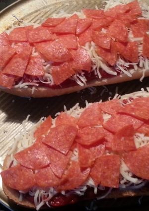 A picture of French Bread Piza.