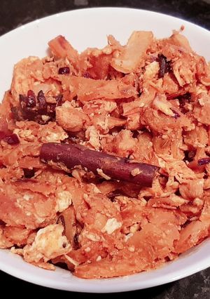 A picture of Kottu parotta chicken.