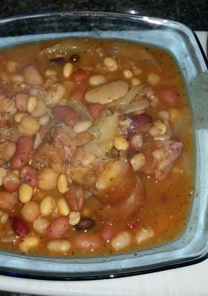 A picture of Bean & Ham Hock soup.