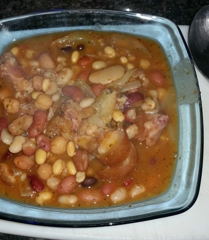 A picture of Bean & Ham Hock soup.