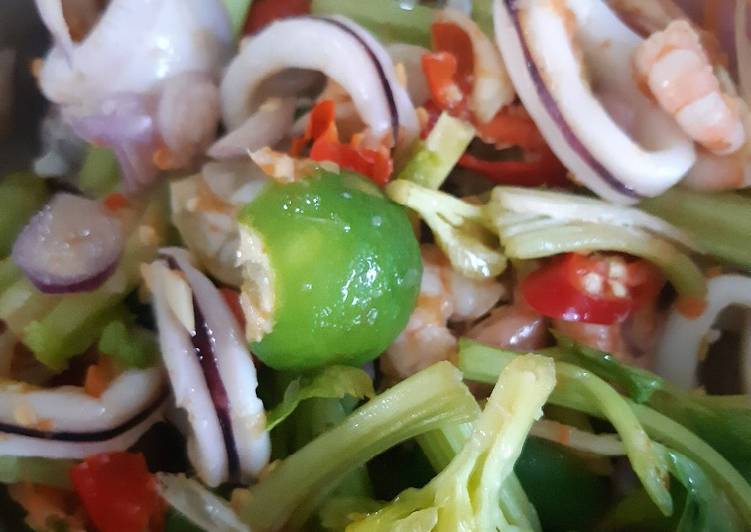 Thai spicy seafood salad