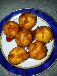 A picture of Luqaimat Famous Arabic Dessert by Pam(my version)....