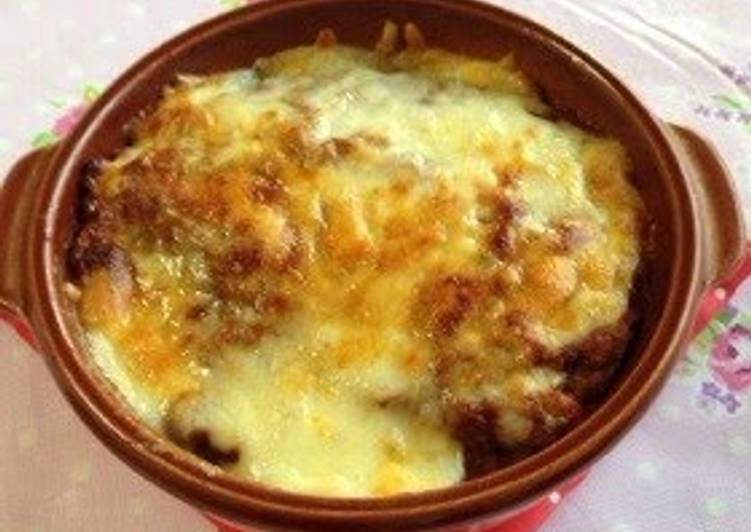 Potato Gratin Made with Leftover Meat Sauce