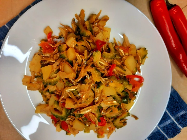 Langkah Gampang Membikin Resep Tumis pare teri yang Uenak Anti Ribet, Sempurna