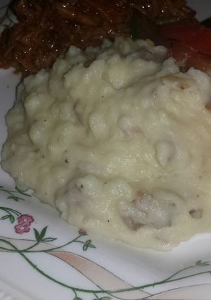 A picture of Home-Style Mashed Potatoes.