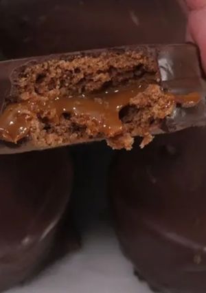 Una foto de Alfajores de chocolate para hornos o microondas