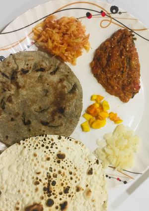 રીંગણનો ઓળો(Ringan no oro recipe in Gujarati) રેસીપી મુખ્ય ફોટો