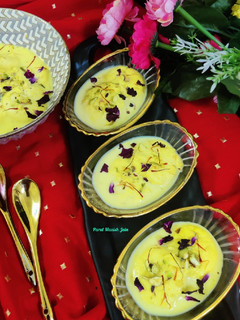मिनी केसरिया रसमलाई (mini kesariya rasmalai recipe in Hindi) रेसिपी मुख्य फोटो