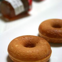 A picture of Baked Donuts (Plain and Cocoa).