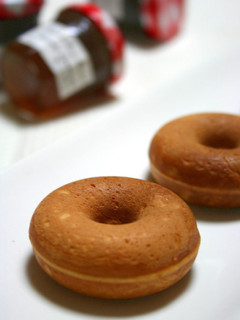 A picture of Baked Donuts (Plain and Cocoa).