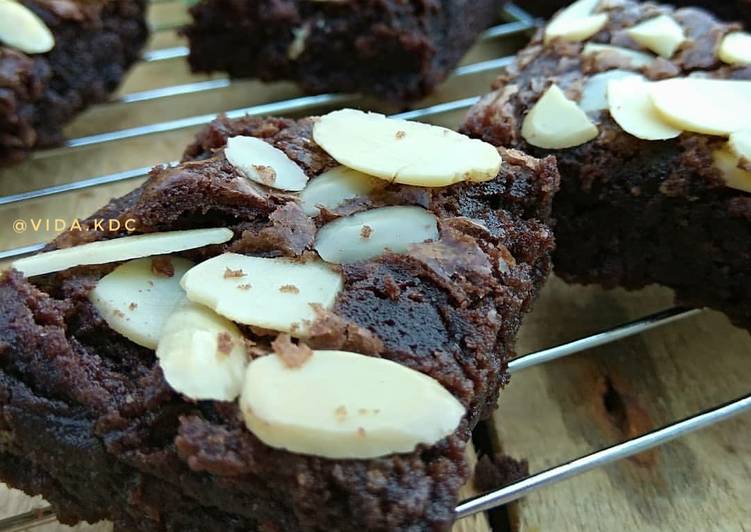 Shiny crust fudge brownies