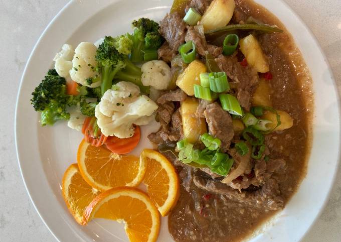How to Make Super Quick Homemade Pineapple Beef Stir-fry