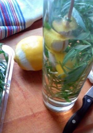 A picture of Tarragon Vinegar.