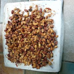 A picture of Honey Spiced Nut Mix.