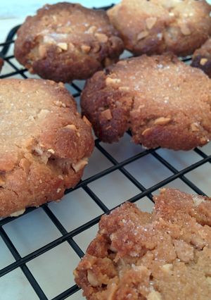 A picture of Simple Peanut Butter Cookies.