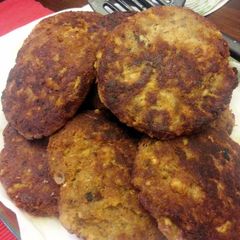A picture of Salmon Patties.