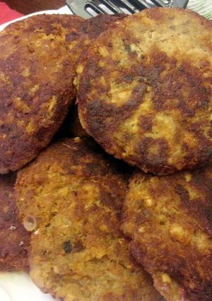 A picture of Salmon Patties.