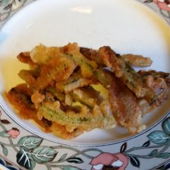 A picture of Beer battered fresh green beans.