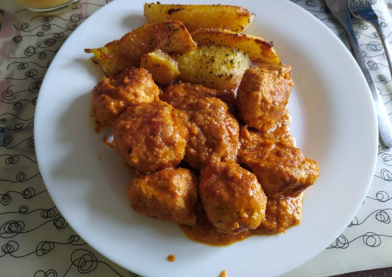 Albóndigas con salsa de almendras