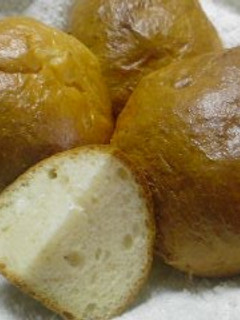 A picture of Low-Sugar French Bread-Style Table Rolls.