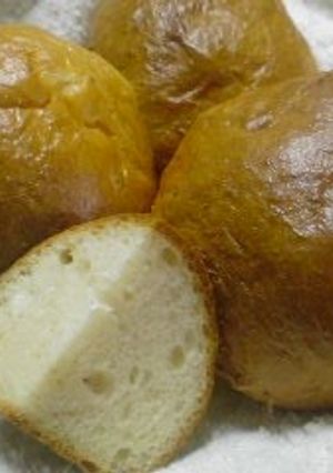 A picture of Low-Sugar French Bread-Style Table Rolls.