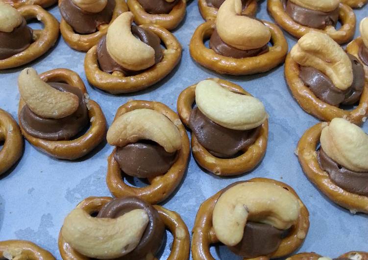 Easiest Way to Prepare Perfect Cashew Rolo Chocolate Pretzels