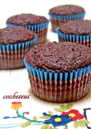 A picture of Beetroot & Dark Chocolate Cupcakes.