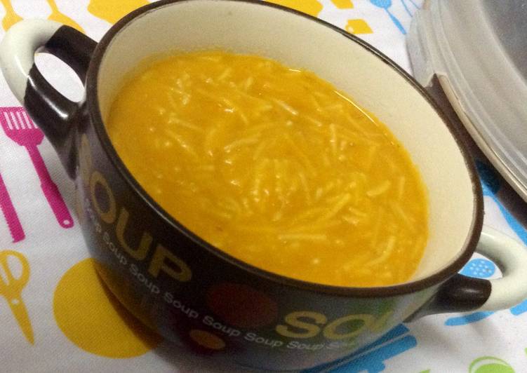 شوربة العدس بالشعيريه🍵