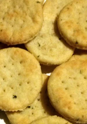 A picture of Parmesan Crackers.