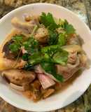 Canh măng hầm chân gà, chân giò