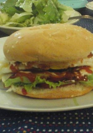 Una foto de Hamburguesa de carne (sencilla y rica)