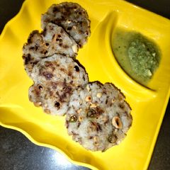 A picture of Rice raw banana Vada Jain.