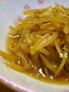 A picture of Bean Sprouts With Sesame Vingar Soy Sauce.