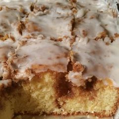 A picture of Honey Bun Cake.