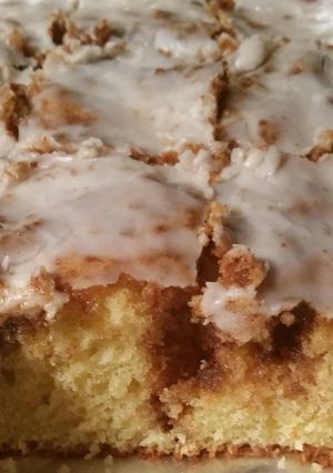 A picture of Honey Bun Cake.