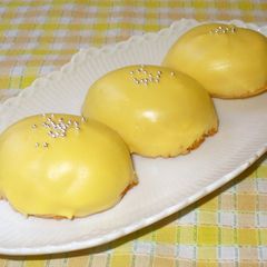 A picture of Fluffy and Rich Lemon Cakes.
