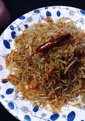 ঝুরি আলু ভাজা (Jhuri aloo bhaja recipe in Bengali) রেসিপির প্রধান ছবি