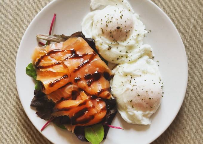 Salmon and poached eggs