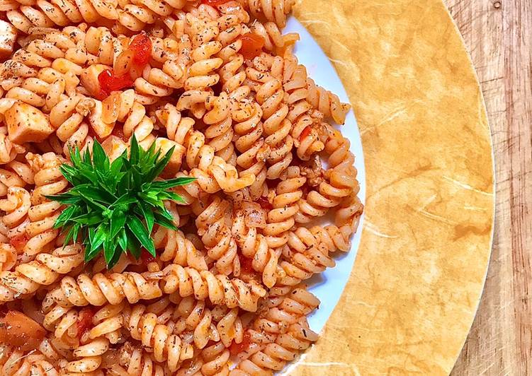 FUSILLI WITH TOMATO SAUCE | ฟูซิลีซอสมะเขือเทศ