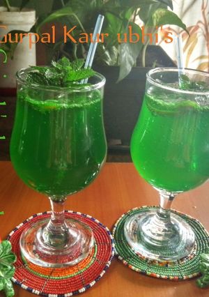 A picture of Grinch's lemonade 🍋.