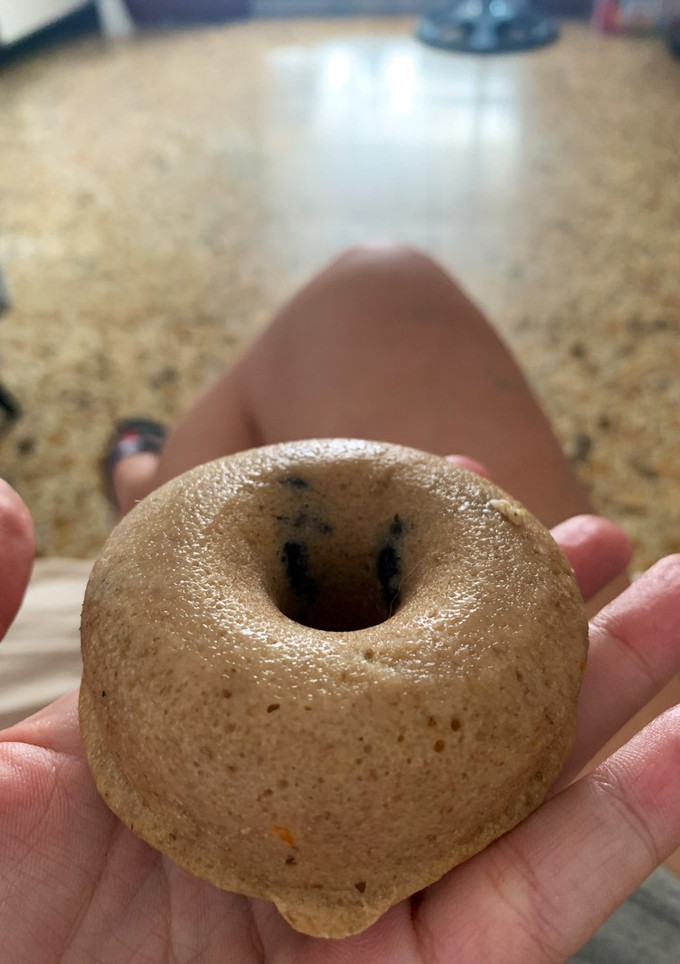 Una foto de Donuts de arándanos en microondas