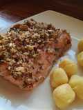 Salmón en costra de nueces y almendras