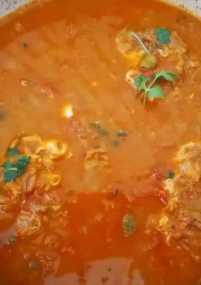 உடைத்து விட்ட முட்டை குழம்பு (muttai kulambu recipe in Tamil) செய்முறை முக்கிய புகைப்படம்