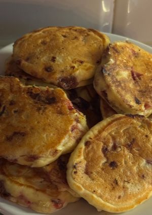 Foto di Pancake allo Yogurt Greco con Cioccolato e Fragole