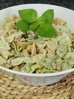 Una foto de Ensalada de pasta con berberechos