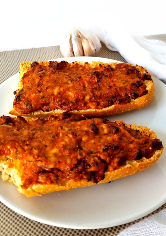 Una foto de Pan de queso y tomate (en airfryer)