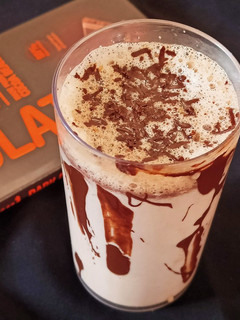 હોટ ચોકલેટ (Hot Chocolate Recipe In Gujarati) રેસીપી મુખ્ય ફોટો