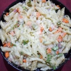 A picture of Veg cheesy mayonnaise pasta.