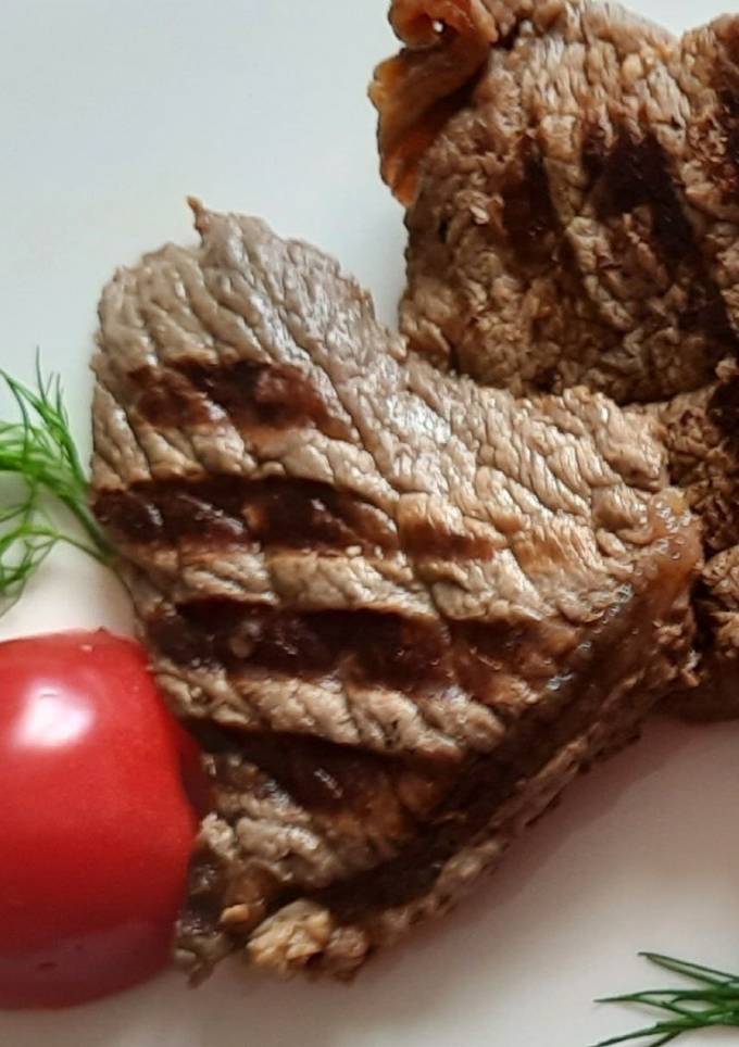Стейк на грилі