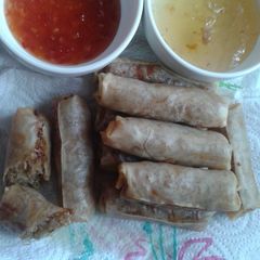 A picture of Thai spring rolls.